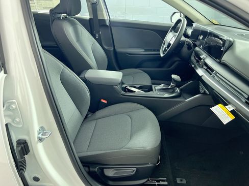 New 2025 Kia K4 LXS image 31