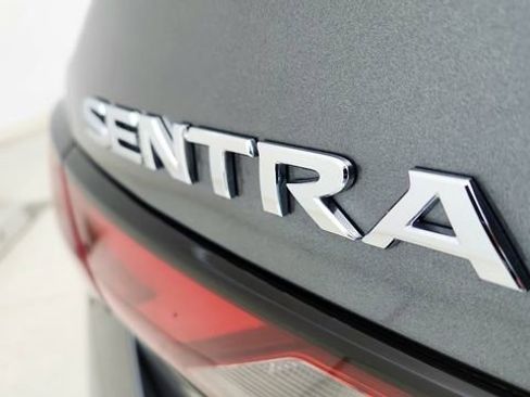 Used 2025 Nissan Sentra S image 17