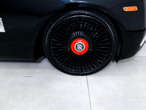 Used 2017 Rolls-Royce Dawn RWD image 31