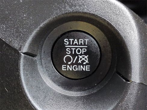 Certified 2019 Jeep Compass Latitude w/ Cold Weather Group image 21