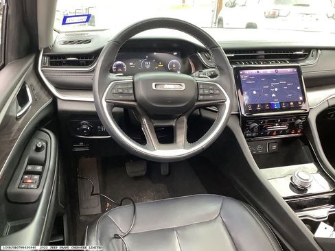 Used 2022 Jeep Grand Cherokee Limited image 12