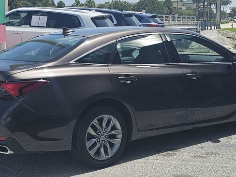 Used 2019 Toyota Avalon XLE w/ Moonroof Package FWD image 5