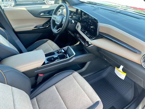 New 2026 Chevrolet Equinox ACTIV w/ Convenience Package III image 11