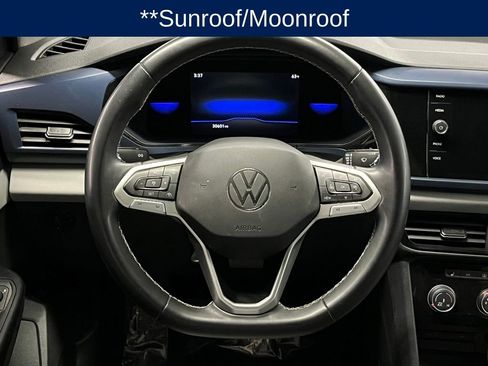 Used 2023 Volkswagen Taos SE w/ Panoramic Sunroof Package AWD/4WD image 9