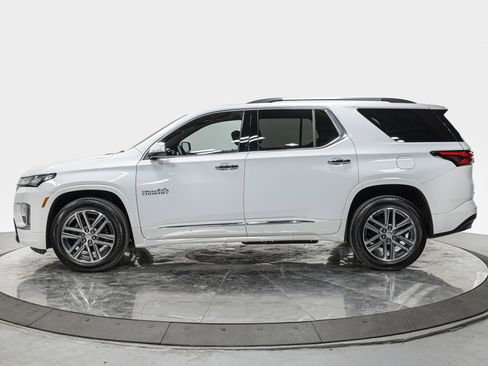 Used 2023 Chevrolet Traverse High Country w/ LPO, Floor Liner Package FWD image 2