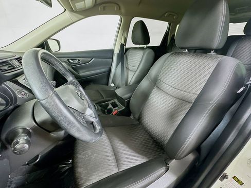 Used 2018 Nissan Rogue SV w/ Premium Package FWD image 15