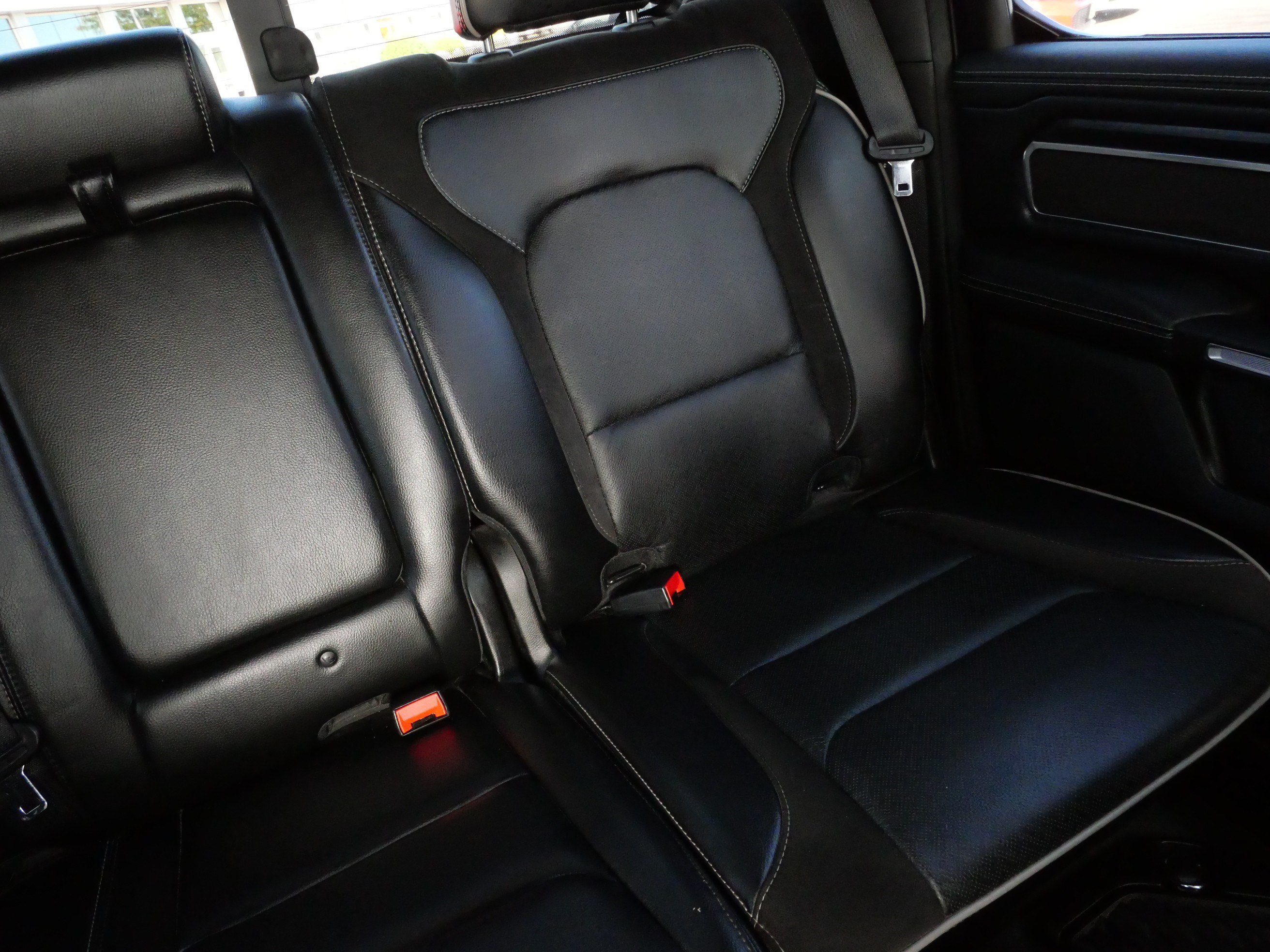 Used 2023 RAM 1500 Laramie AWD/4WD image 14
