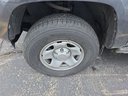 Used 2023 Toyota Tacoma SR image 18