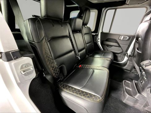 Used 2021 Jeep Wrangler Unlimited Sahara AWD/4WD image 25