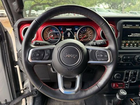 Used 2022 Jeep Wrangler Unlimited Rubicon w/ Cold Weather Group AWD/4WD image 9