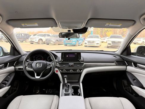 Used 2018 Honda Accord LX image 26