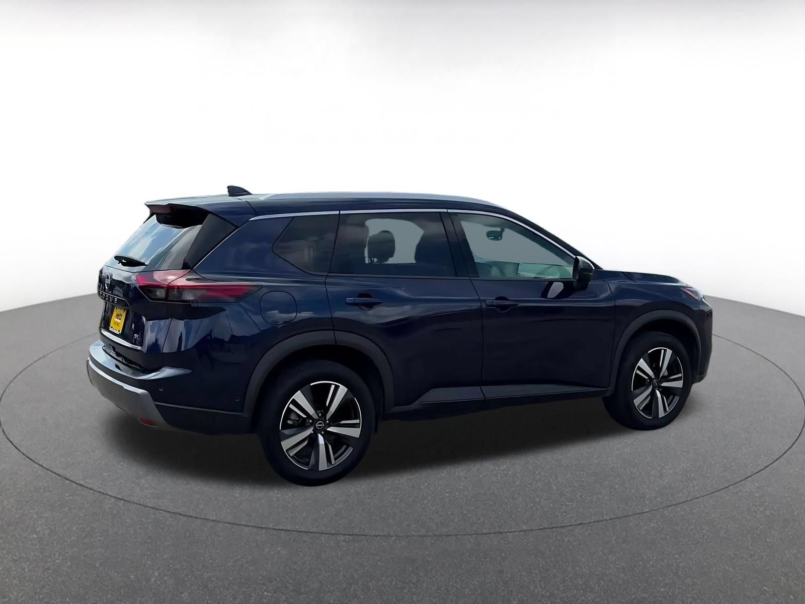 Used 2026 Nissan Rogue SL FWD image 14