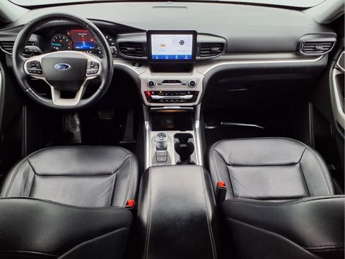 Used 2020 Ford Explorer XLT w/ Equipment Group 202A image 11