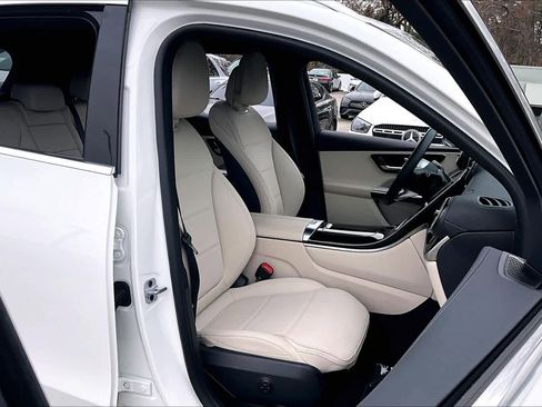 Certified 2025 Mercedes-Benz GLC 300 4MATIC image 9