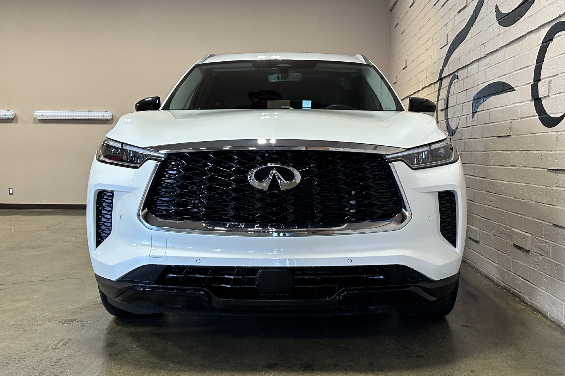 Used 2024 INFINITI QX60 Luxe AWD/4WD image 3
