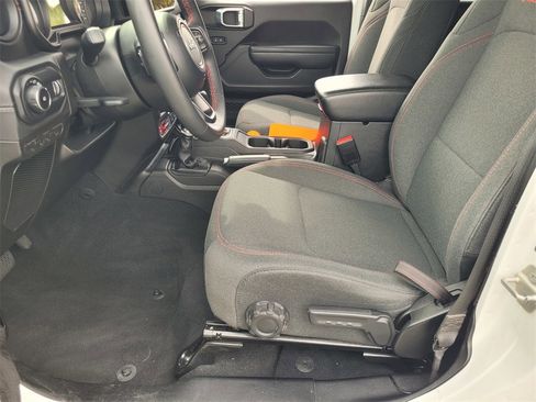 Used 2024 Jeep Wrangler Unlimited Rubicon image 20