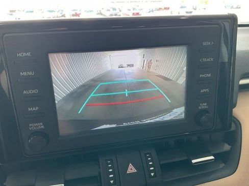 Used 2019 Toyota RAV4 XLE Premium image 18