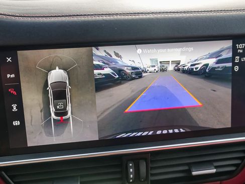 Used 2023 Porsche Cayenne Platinum Edition image 22