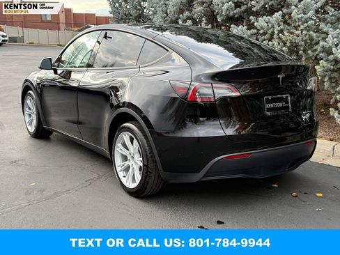 Used 2022 Tesla Model Y Long Range image 6