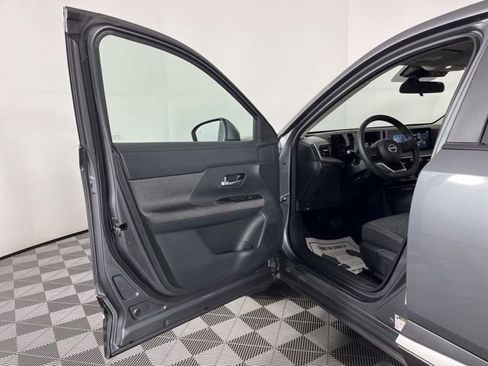 Certified 2025 Nissan Kicks SV FWD image 17
