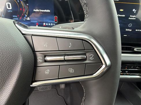 New 2026 Chevrolet Equinox LT w/ Safety and Technology Package FWD image 23