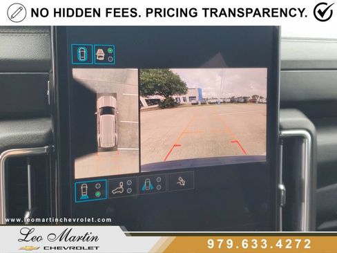 Used 2025 GMC Yukon Denali AWD/4WD image 28