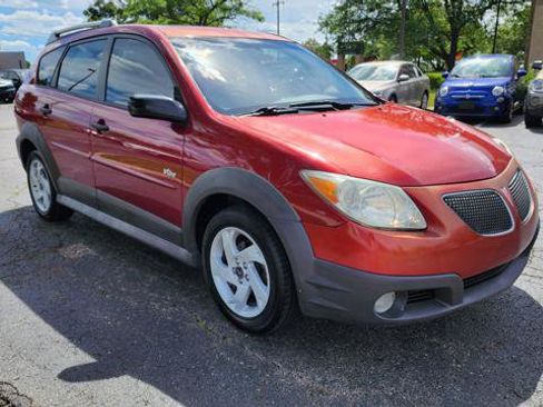 Used 2006 Pontiac Vibe w/ Sun And Sound Package FWD image 12