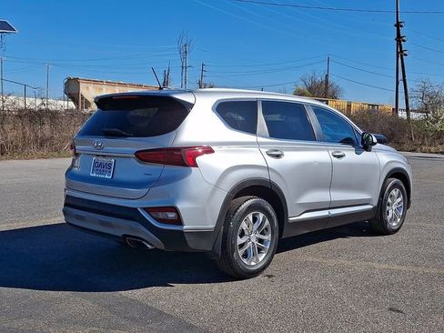 Used 2020 Hyundai Santa Fe SE image 6