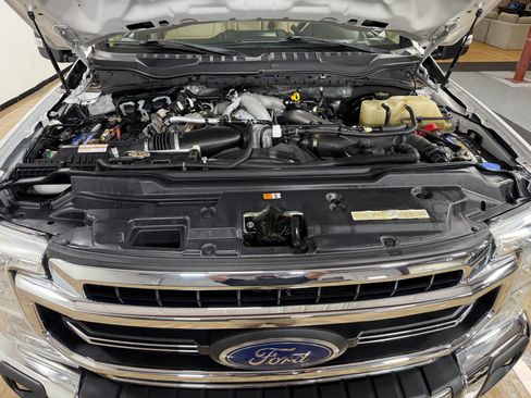 Used 2020 Ford F250 Lariat w/ Lariat Ultimate Package AWD/4WD image 11