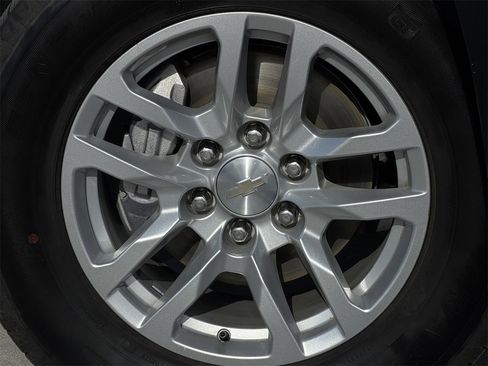 Certified 2023 Chevrolet Suburban LT image 10