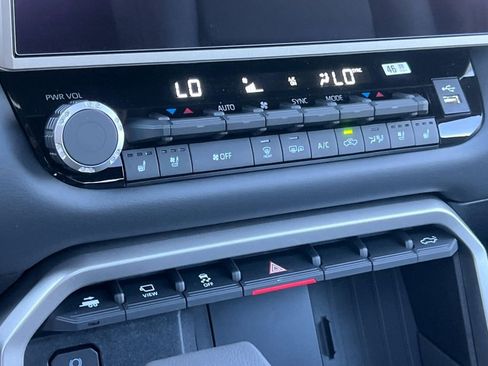 New 2026 Toyota Tundra Platinum AWD/4WD image 19