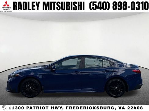 Used 2025 Toyota Camry SE FWD image 16