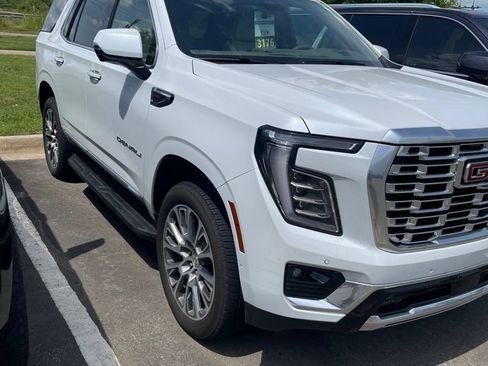 Used 2026 GMC Yukon Denali w/ Advanced Technology Package AWD/4WD image 1