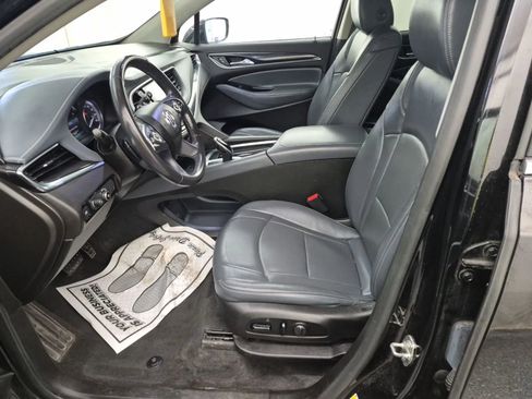 Used 2019 Buick Enclave Essence image 3