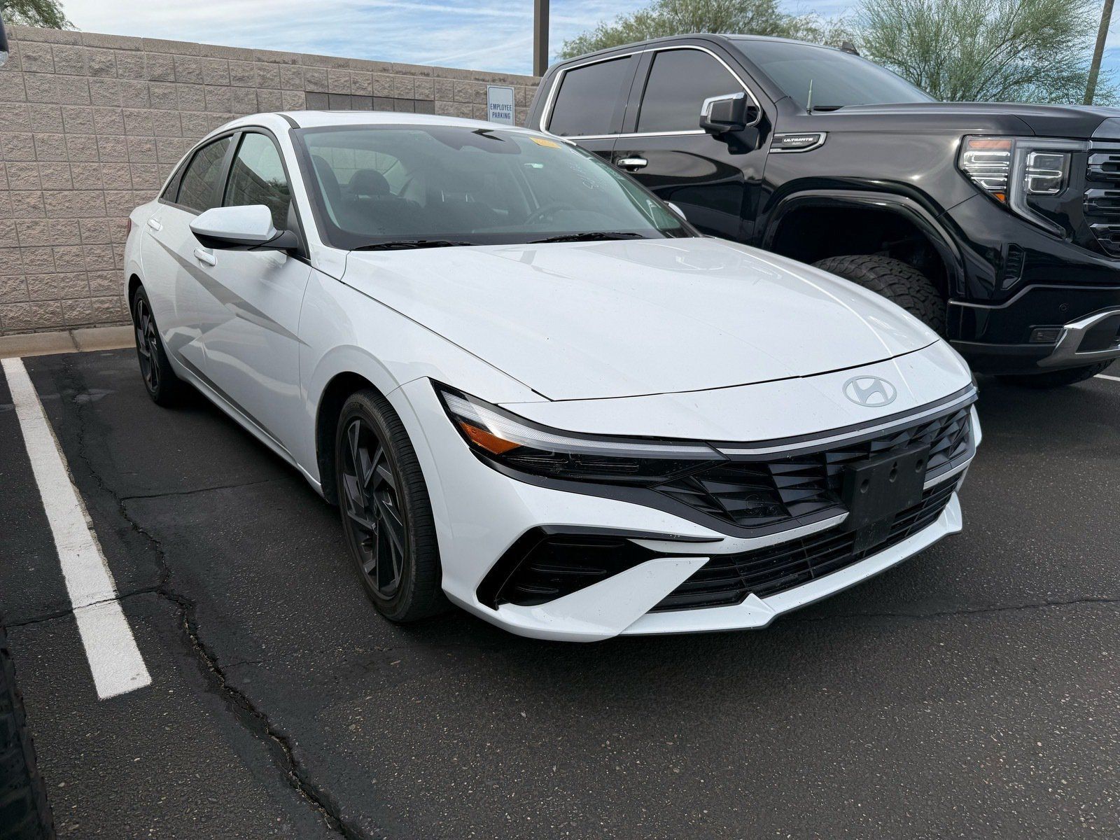 Used 2025 Hyundai Elantra SEL FWD image 5