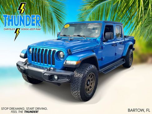 Used 2023 Jeep Gladiator Sport AWD/4WD image 2