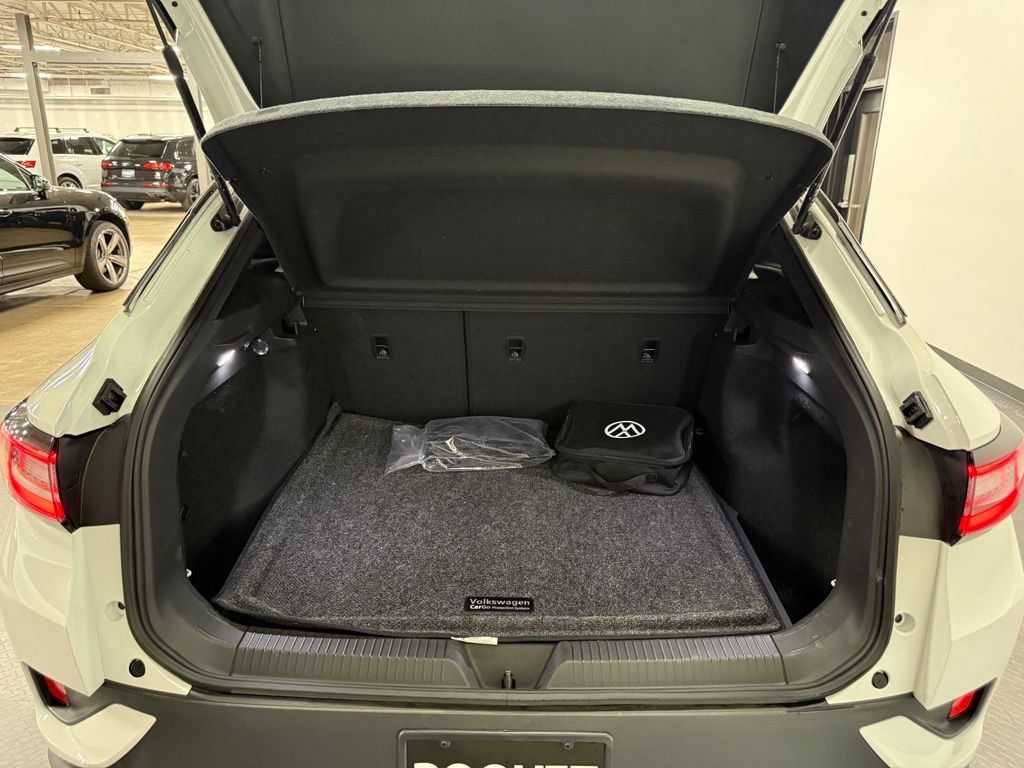 Used 2023 Volkswagen ID.4 Pro AWD/4WD image 14