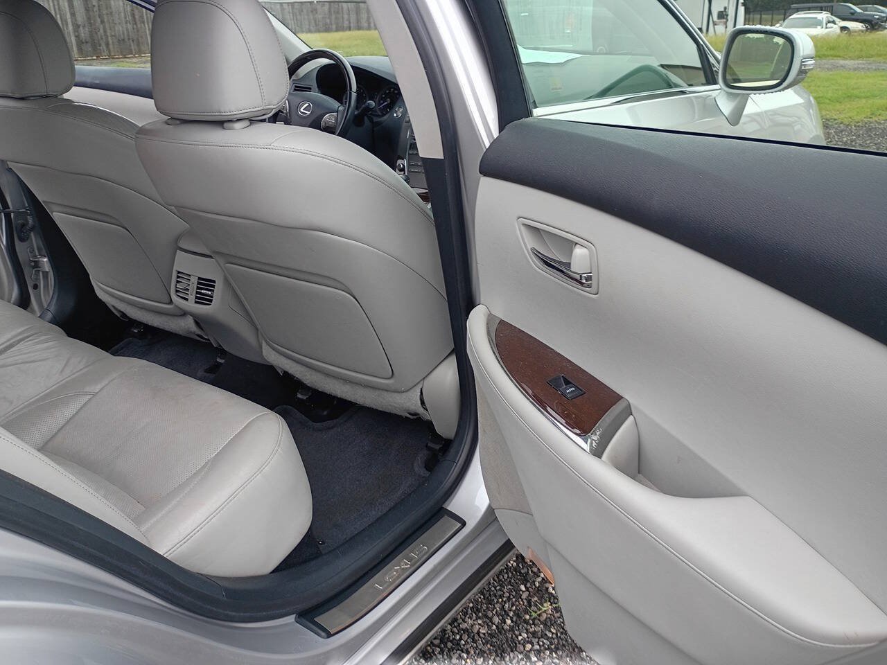 Used 2010 Lexus ES 350 w/ Preferred Accessory Package FWD image 29