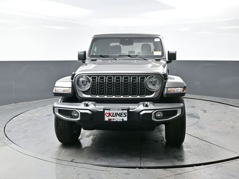 New 2026 Jeep Gladiator Sport image 6
