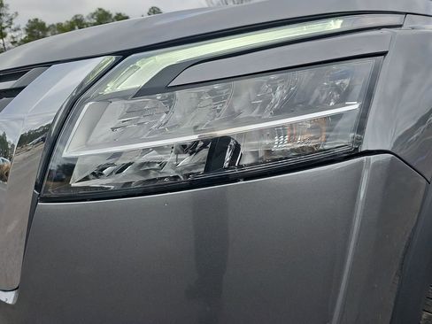 Used 2022 Nissan Pathfinder SV image 33