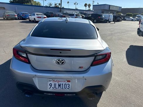 Used 2023 Toyota GR86 w/ ALL Weather Mat Package (TMS) RWD image 6