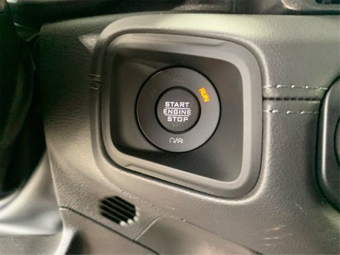 Used 2025 Jeep Gladiator Sport image 26