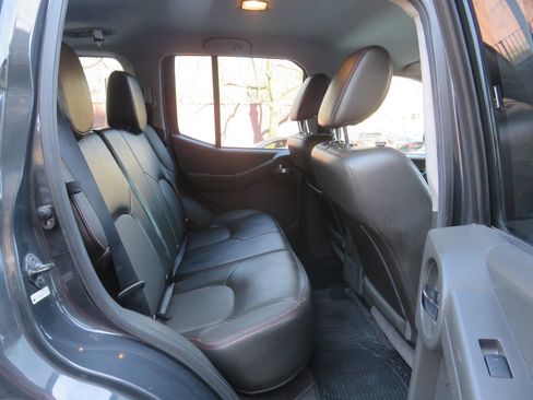Used 2012 Nissan Xterra PRO-4X w/ Pro-4x Leather Pkg AWD/4WD image 18
