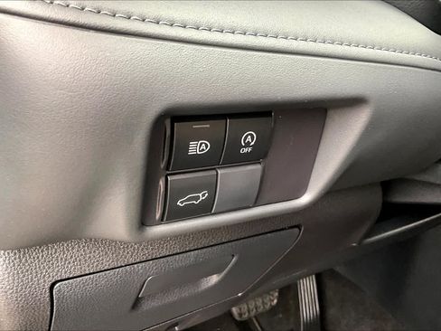 Certified 2024 Toyota Highlander XLE AWD/4WD image 33
