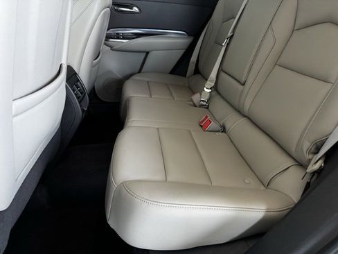 Used 2020 Cadillac XT4 Luxury w/ Cold Weather Package image 6