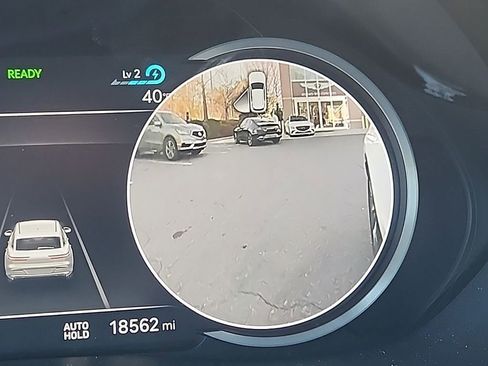 Used 2024 Genesis Electrified GV70 Advanced image 11