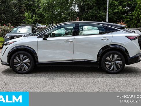 Used 2024 Nissan Ariya FWD image 9