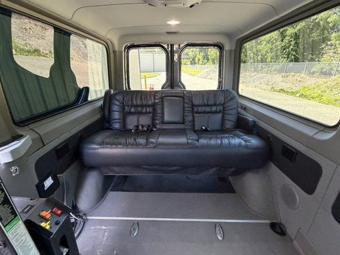 Used 2017 Mercedes-Benz Sprinter 2500 image 52