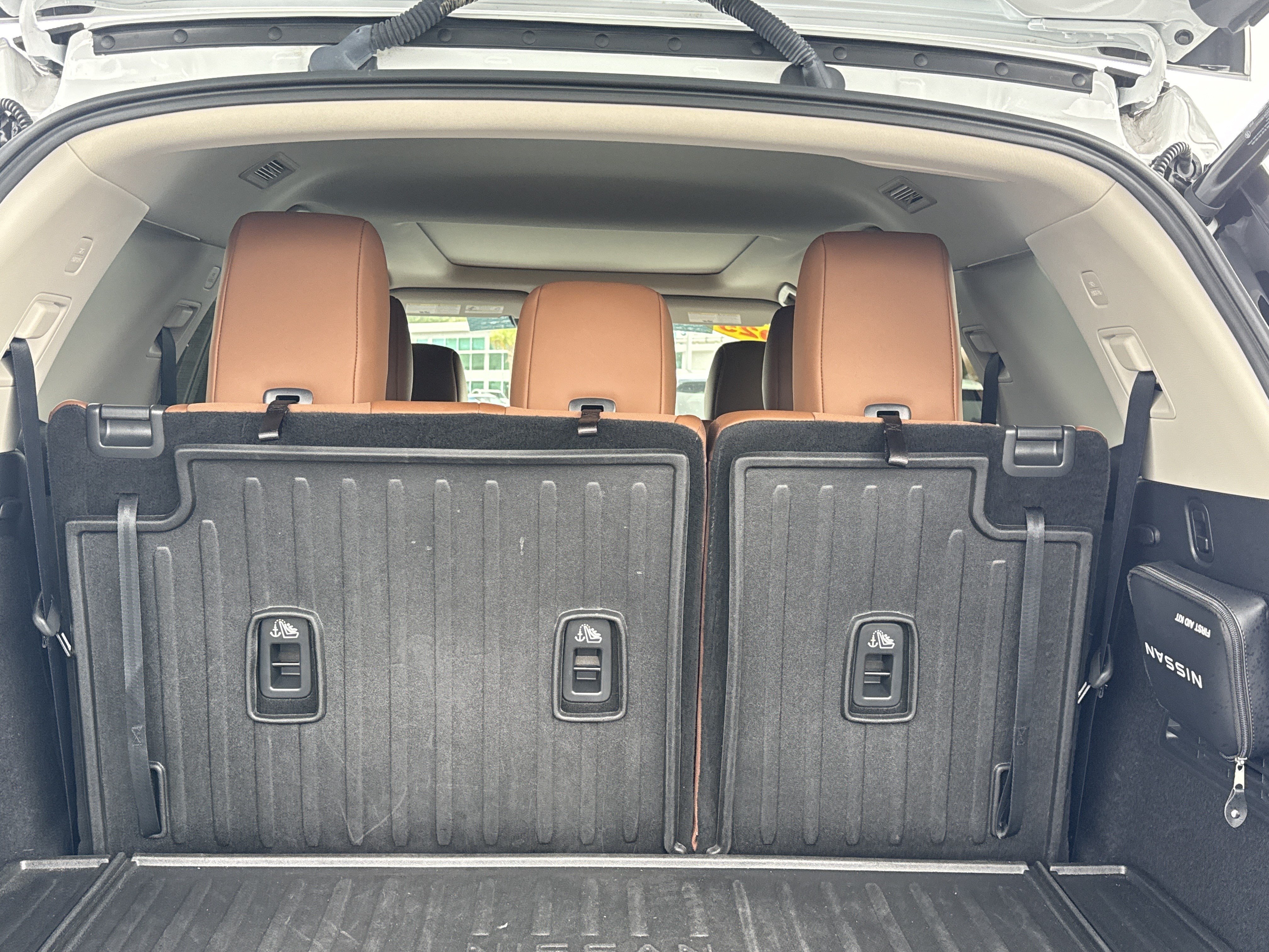 Used 2025 Nissan Pathfinder Platinum w/ Cargo Package FWD image 33
