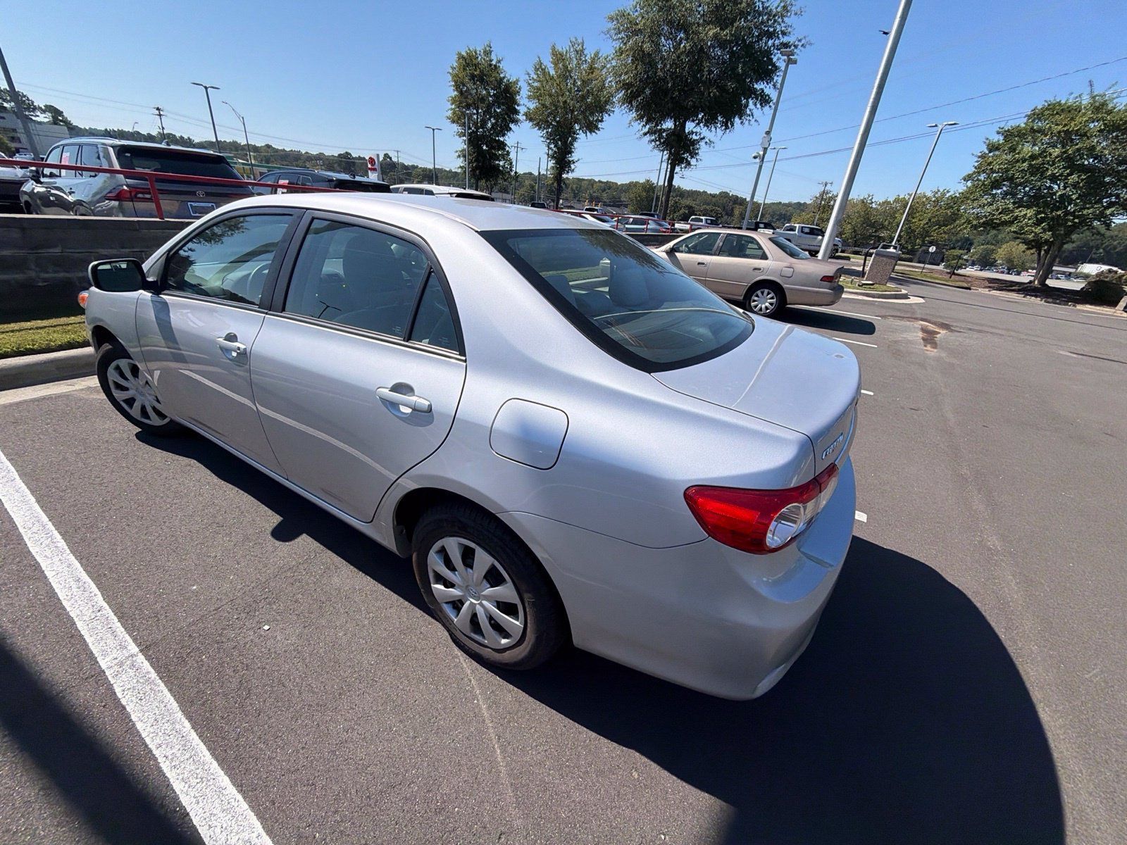 Used 2011 Toyota Corolla LE FWD image 12